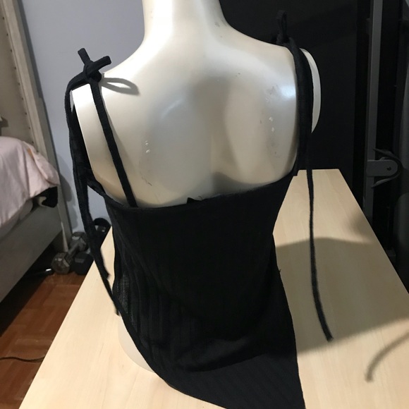 One piece top - Picture 3 of 4